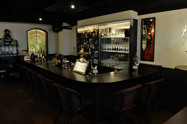 GiBAR カウンター席